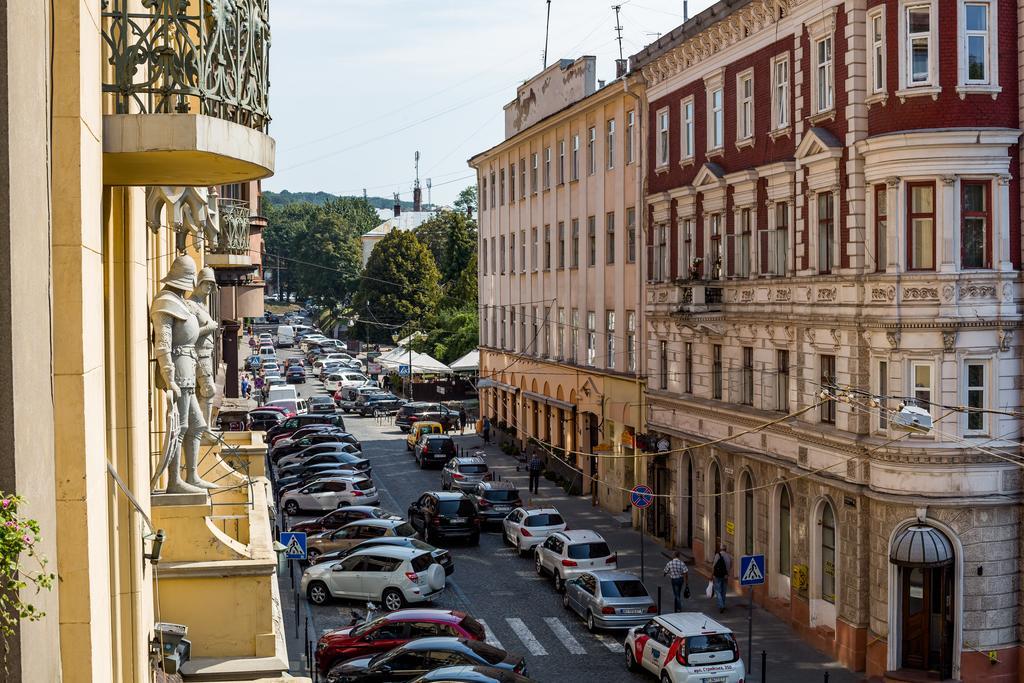 Apartments On Valova 9 Lviv Exteriör bild